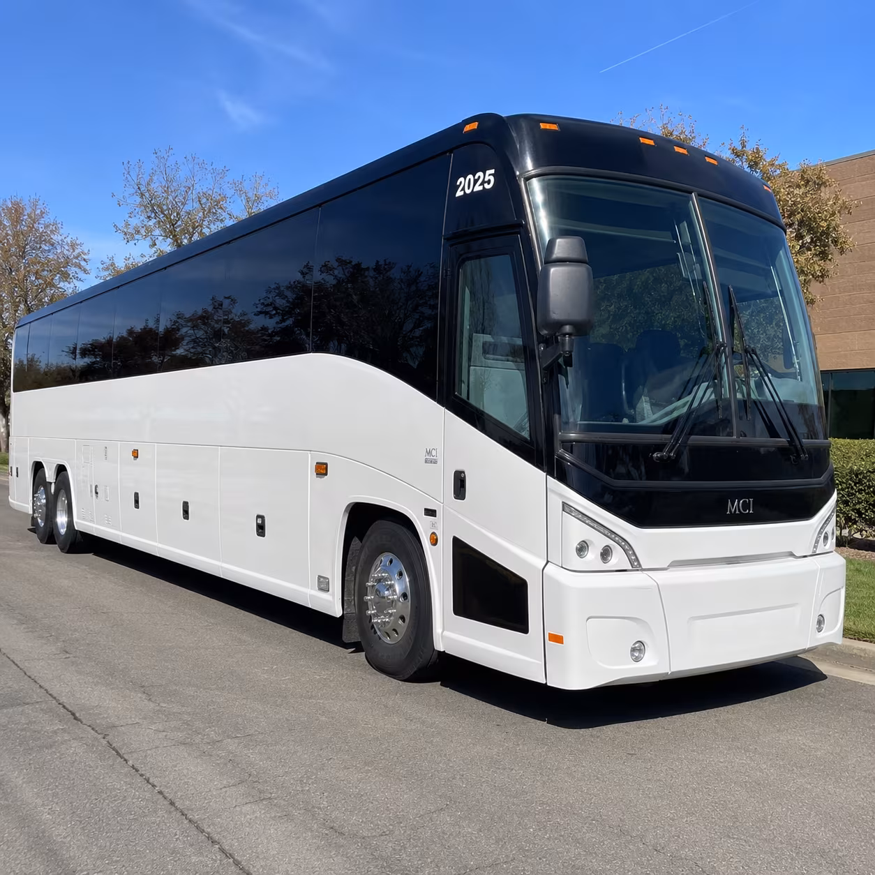 transport your corporate group to the biltmore hotel or coral gables country club